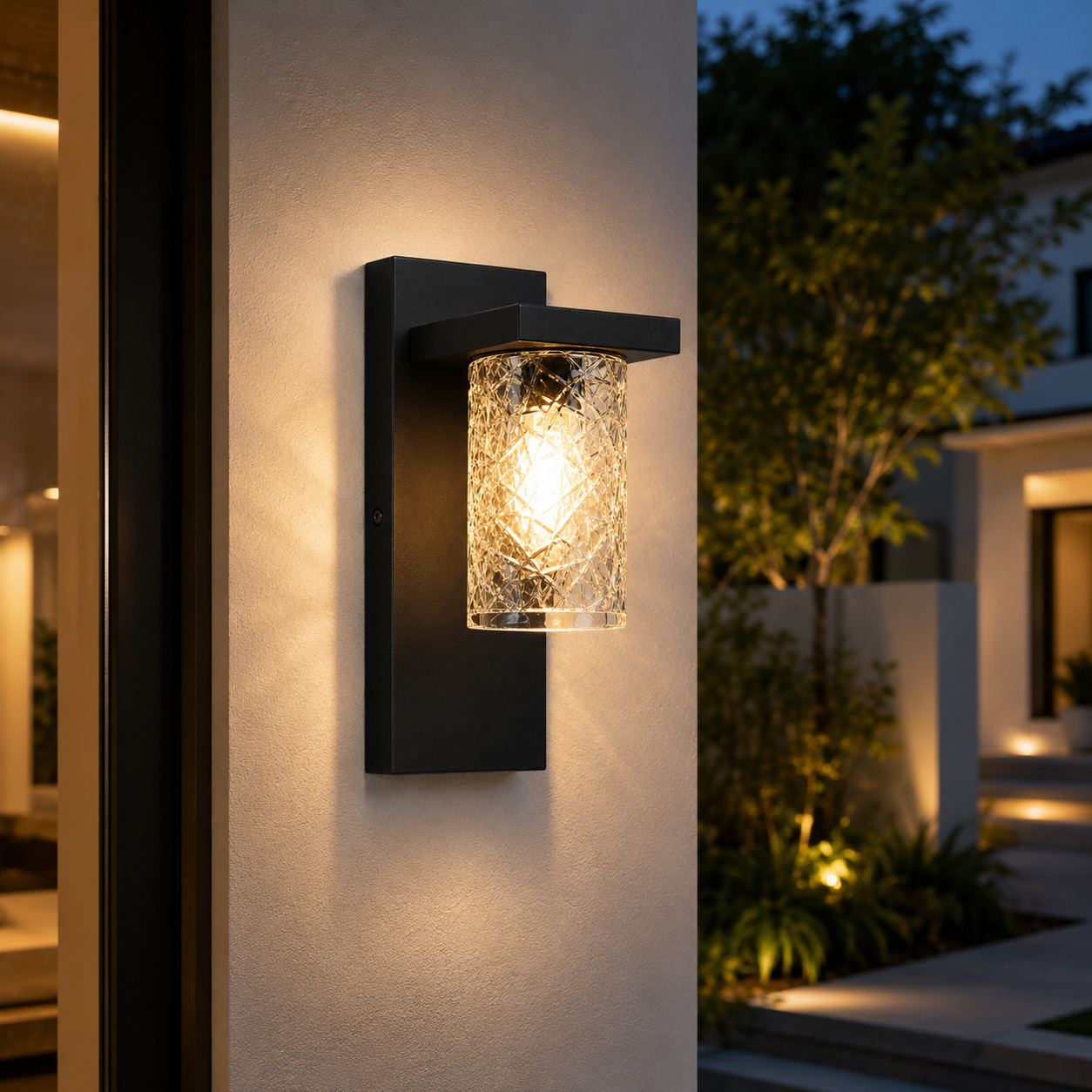 Faceted Glass Solar Wall Lamp
