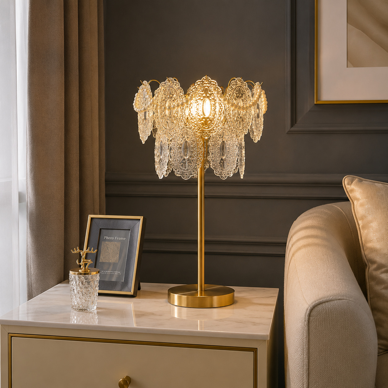Gilded Lace Medallion Table Lamp